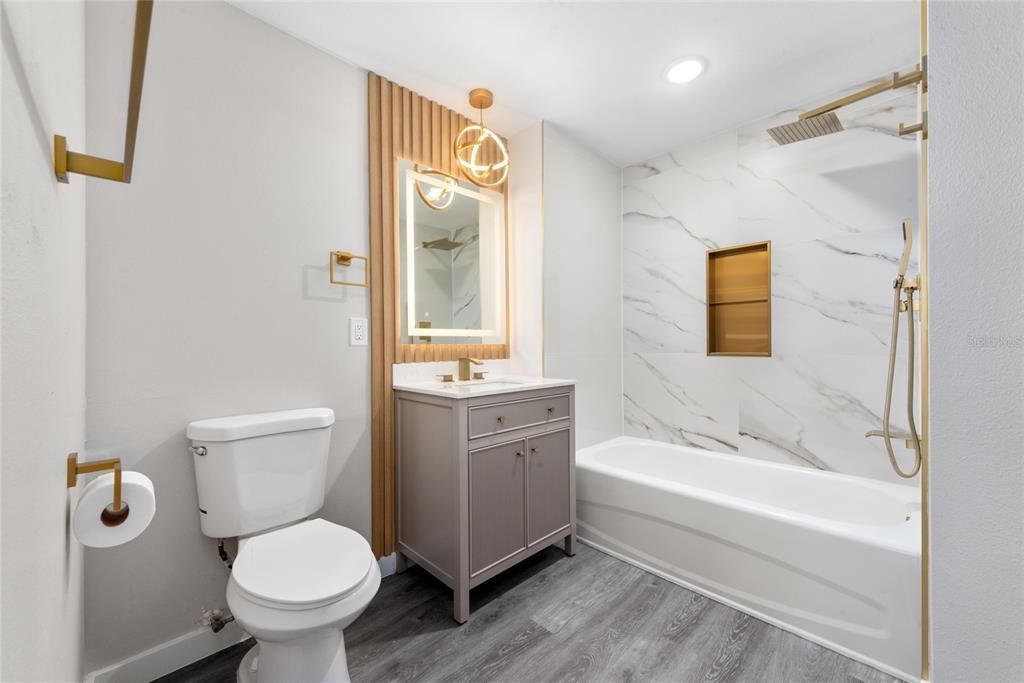 Недавно арендовано: $2,000 (2 спален, 2 ванн, 999 Квадратных фут)