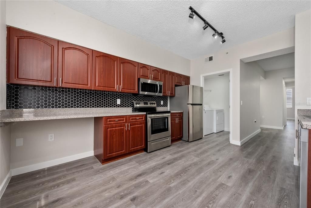 Recently Rented: $2,000 (2 beds, 2 baths, 999 Square Feet)