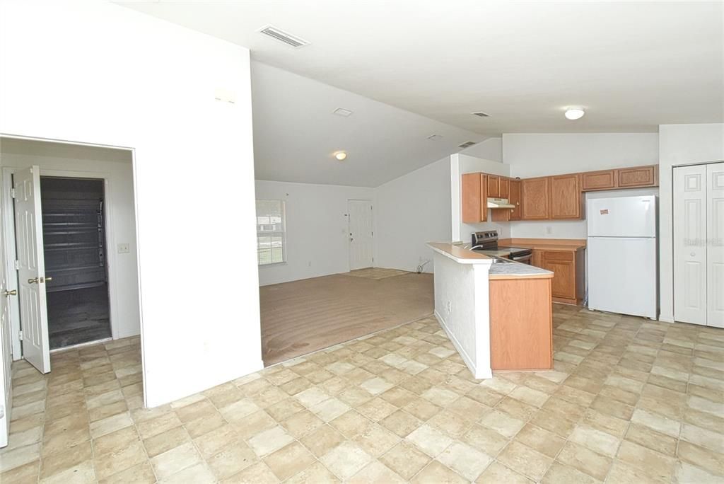 For Sale: $219,900 (3 beds, 2 baths, 1252 Square Feet)