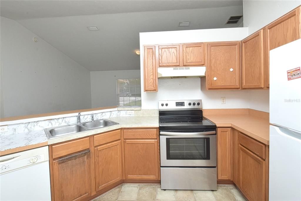For Sale: $215,900 (3 beds, 2 baths, 1252 Square Feet)