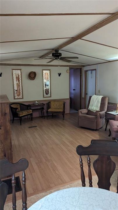 Active With Contract: $90,000 (2 beds, 1 baths, 784 Square Feet)