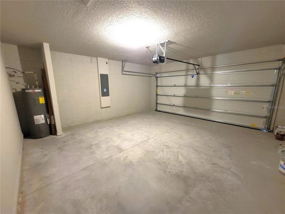 20x20 garage with iQ door opener