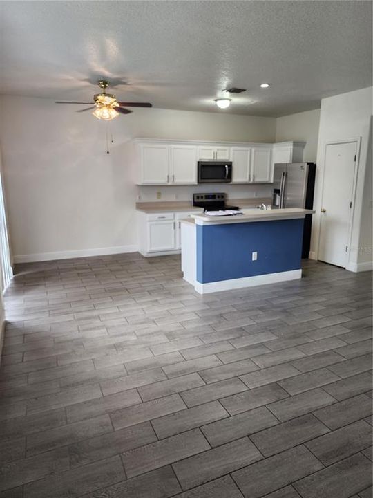 Active With Contract: $2,400 (4 beds, 2 baths, 1724 Square Feet)