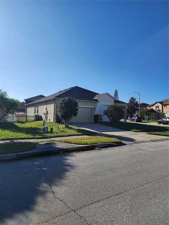 Active With Contract: $2,400 (4 beds, 2 baths, 1724 Square Feet)