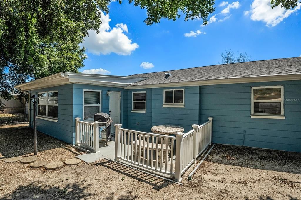 Active With Contract: $224,900 (2 beds, 1 baths, 1087 Square Feet)