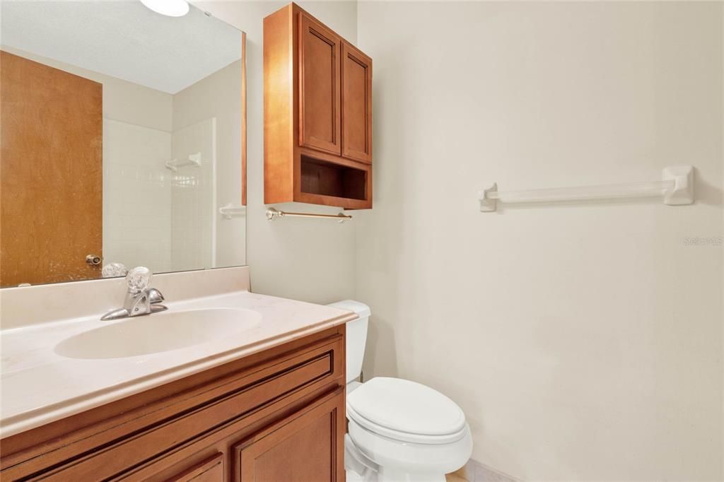 Active With Contract: $215,000 (2 beds, 2 baths, 1049 Square Feet)