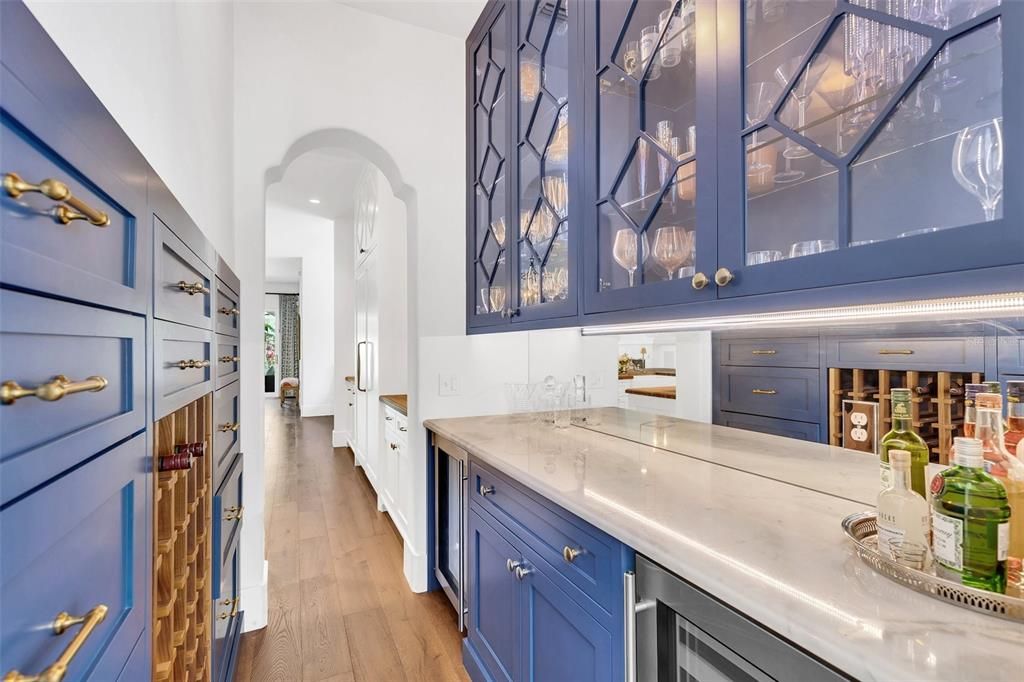 For Sale: $1,895,000 (4 beds, 4 baths, 3361 Square Feet)
