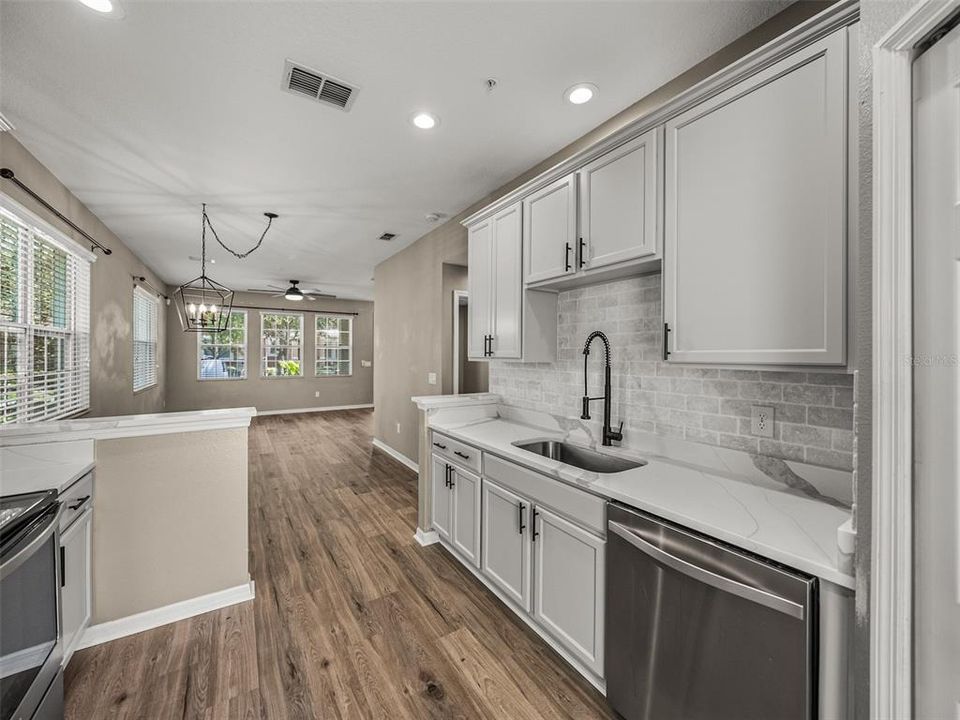 Active With Contract: $399,900 (4 beds, 2 baths, 1656 Square Feet)