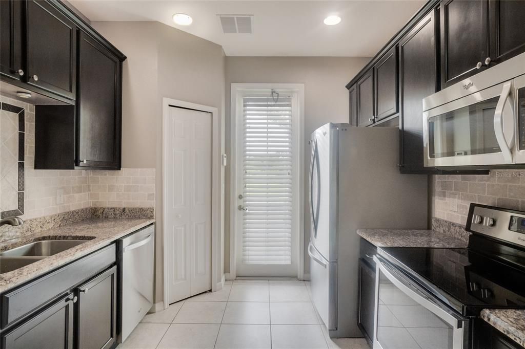 Active With Contract: $399,900 (4 beds, 2 baths, 1656 Square Feet)