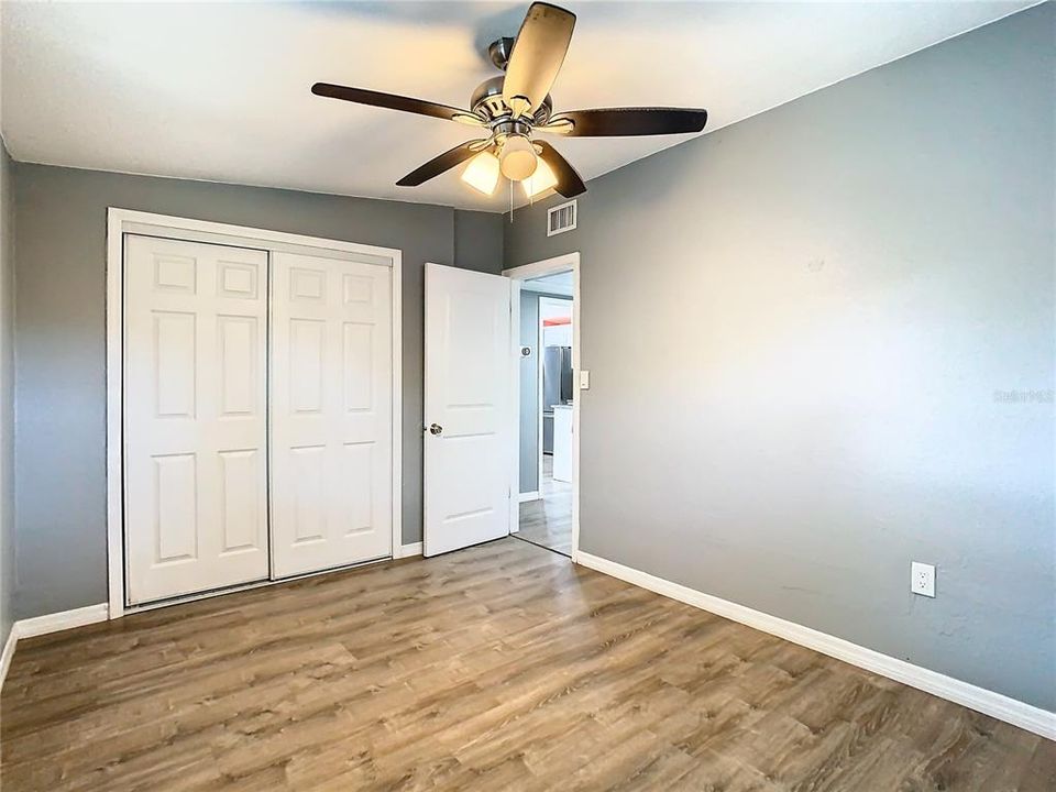 For Sale: $279,000 (3 beds, 2 baths, 988 Square Feet)