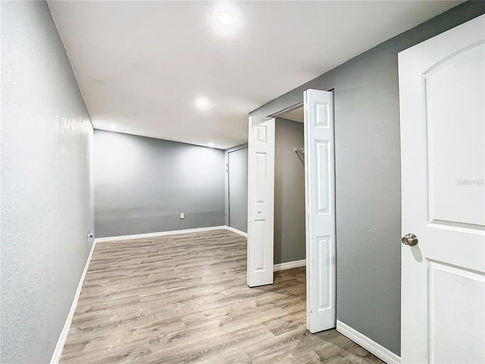 For Sale: $279,000 (3 beds, 2 baths, 988 Square Feet)