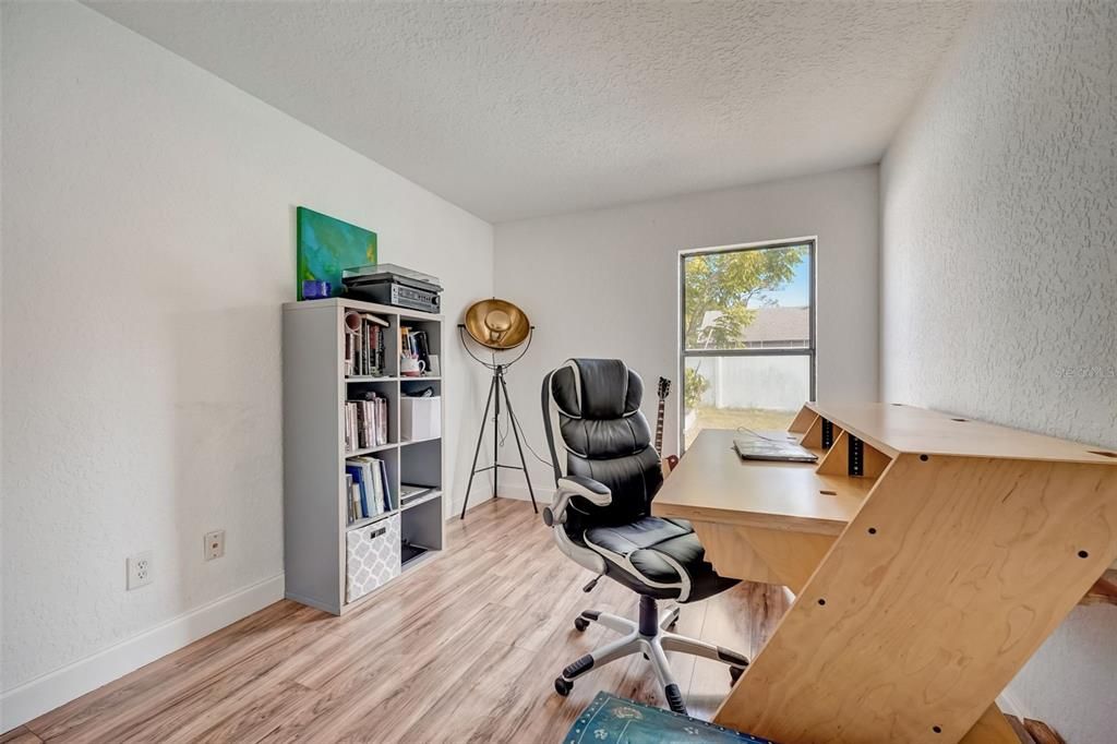 Active With Contract: $385,000 (3 beds, 2 baths, 1356 Square Feet)