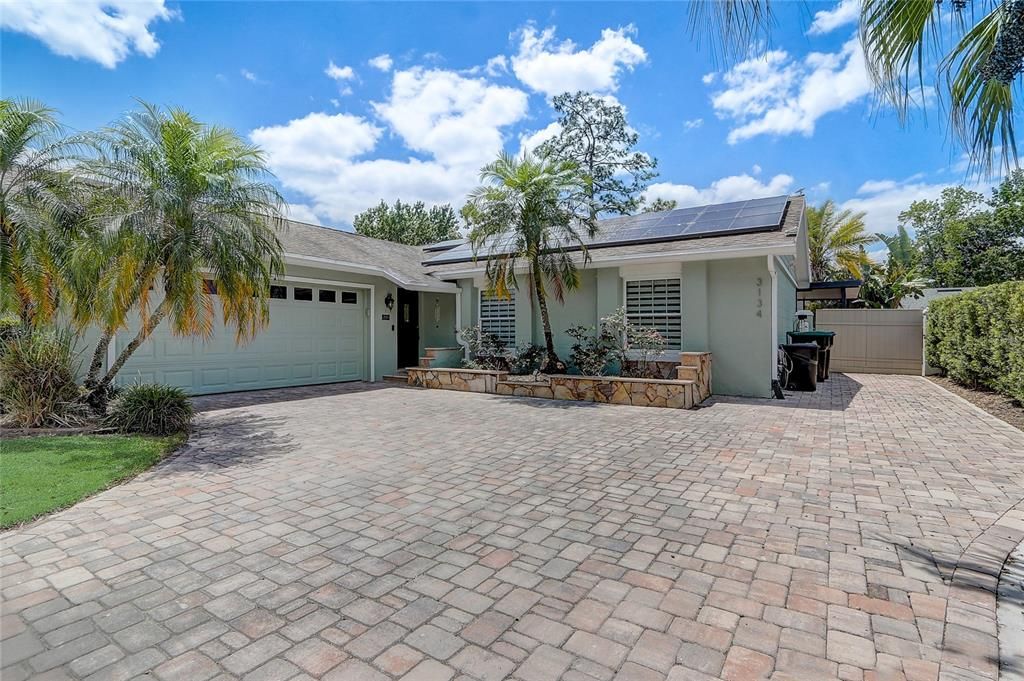 Active With Contract: $425,000 (3 beds, 2 baths, 1362 Square Feet)