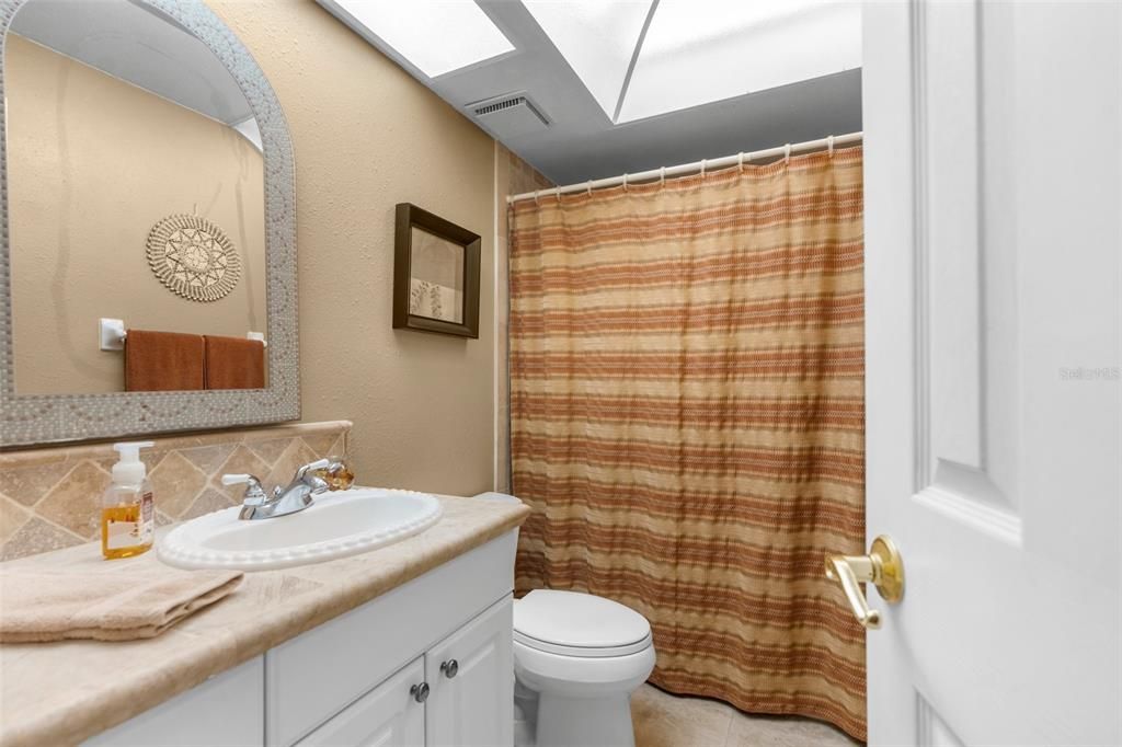 待售: $699,000 (3 贝兹, 2 浴室, 1648 平方英尺)