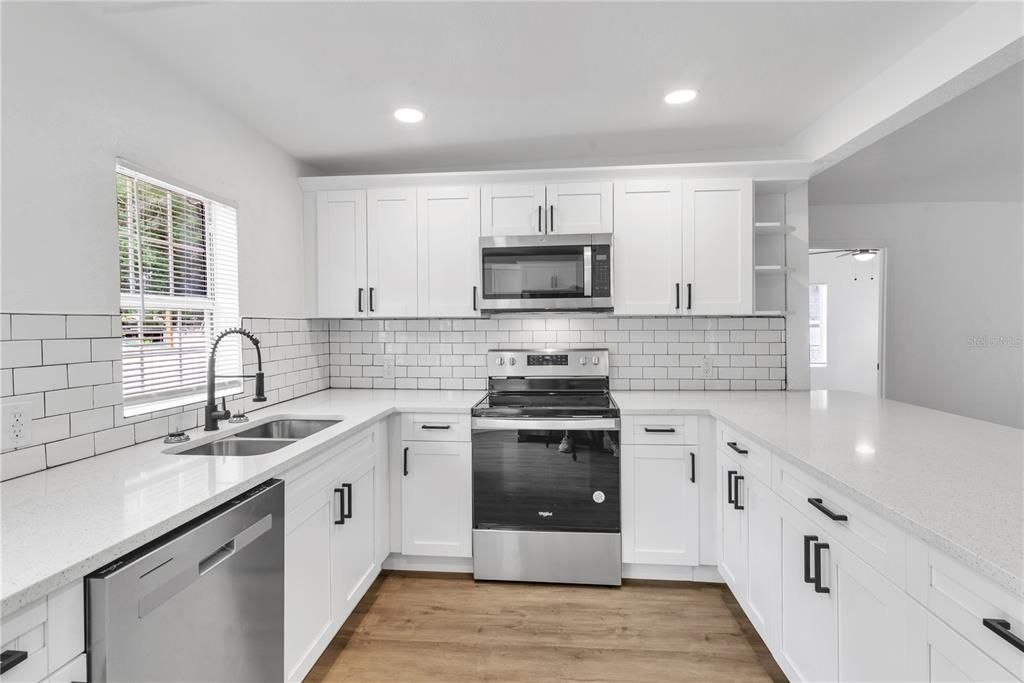 For Sale: $369,700 (3 beds, 2 baths, 1008 Square Feet)