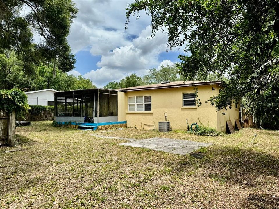 For Sale: $310,000 (4 beds, 2 baths, 1382 Square Feet)
