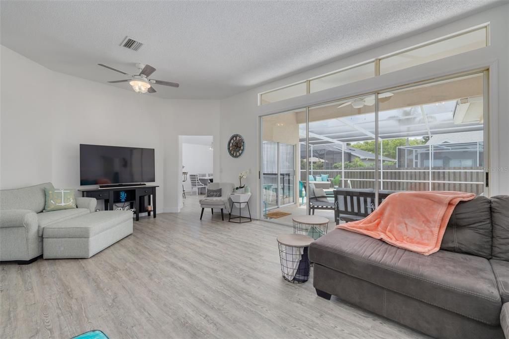For Sale: $499,000 (3 beds, 2 baths, 1707 Square Feet)