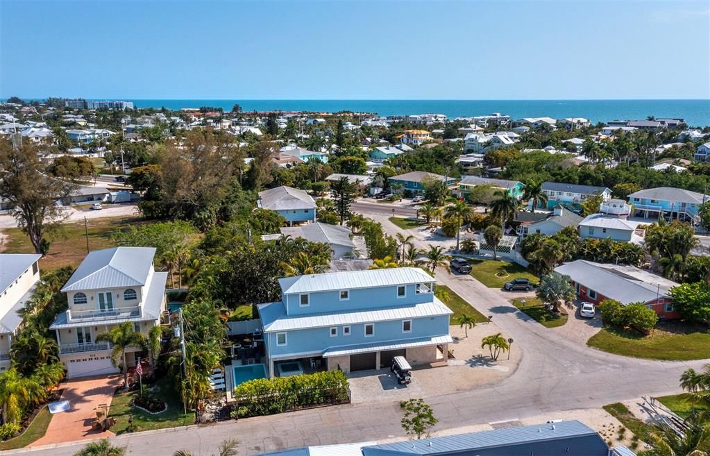 For Sale: $2,795,000 (3 beds, 2 baths, 2242 Square Feet)