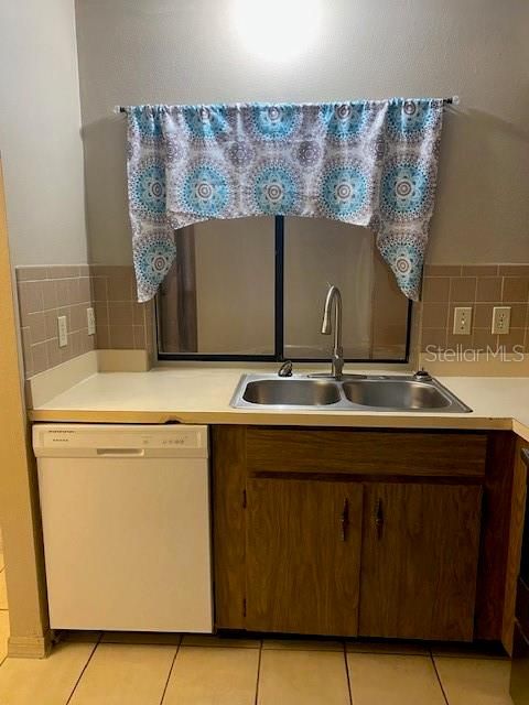For Rent: $1,500 (2 beds, 1 baths, 1236 Square Feet)