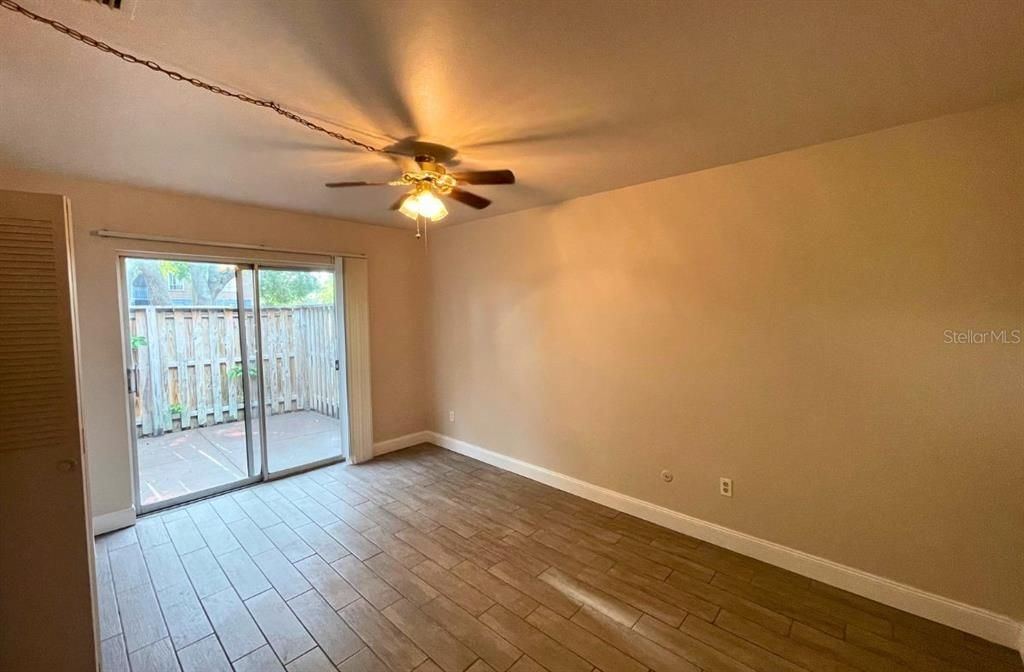 For Rent: $1,450 (2 beds, 1 baths, 1000 Square Feet)