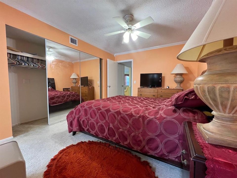 For Sale: $162,500 (2 beds, 2 baths, 1100 Square Feet)