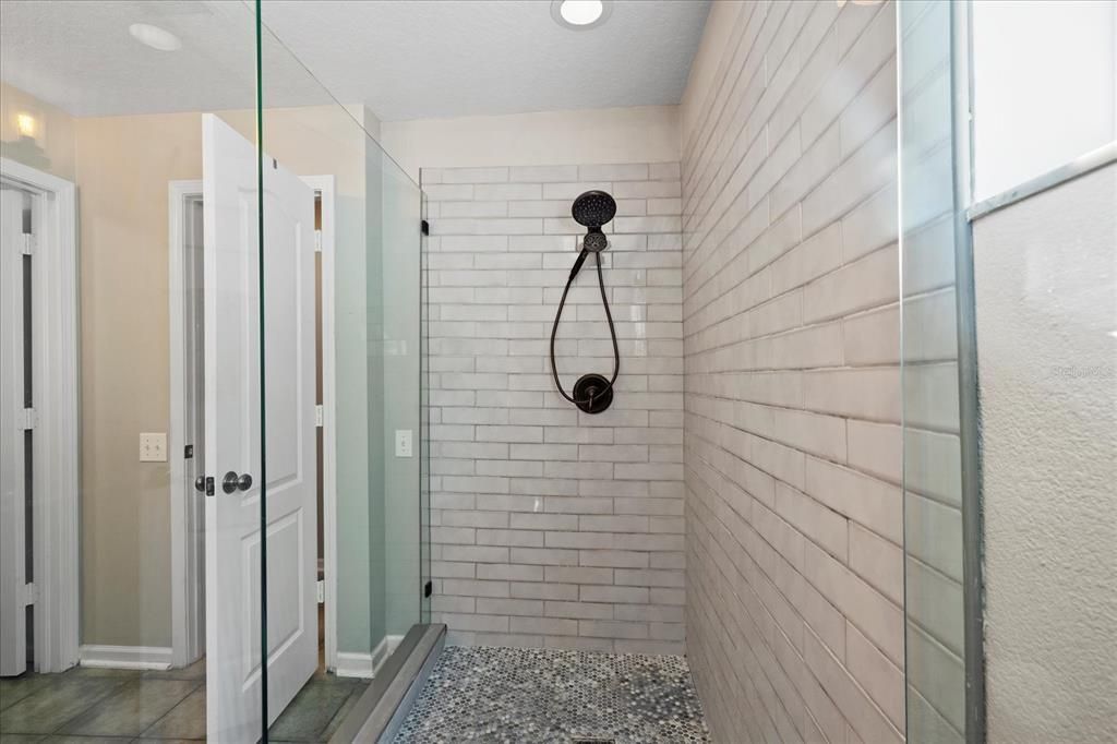 最近售出: $390,000 (3 贝兹, 2 浴室, 1525 平方英尺)