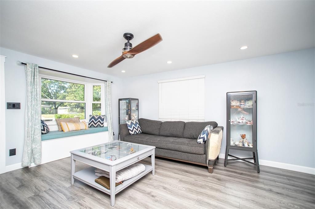Active With Contract: $435,000 (4 beds, 2 baths, 1320 Square Feet)