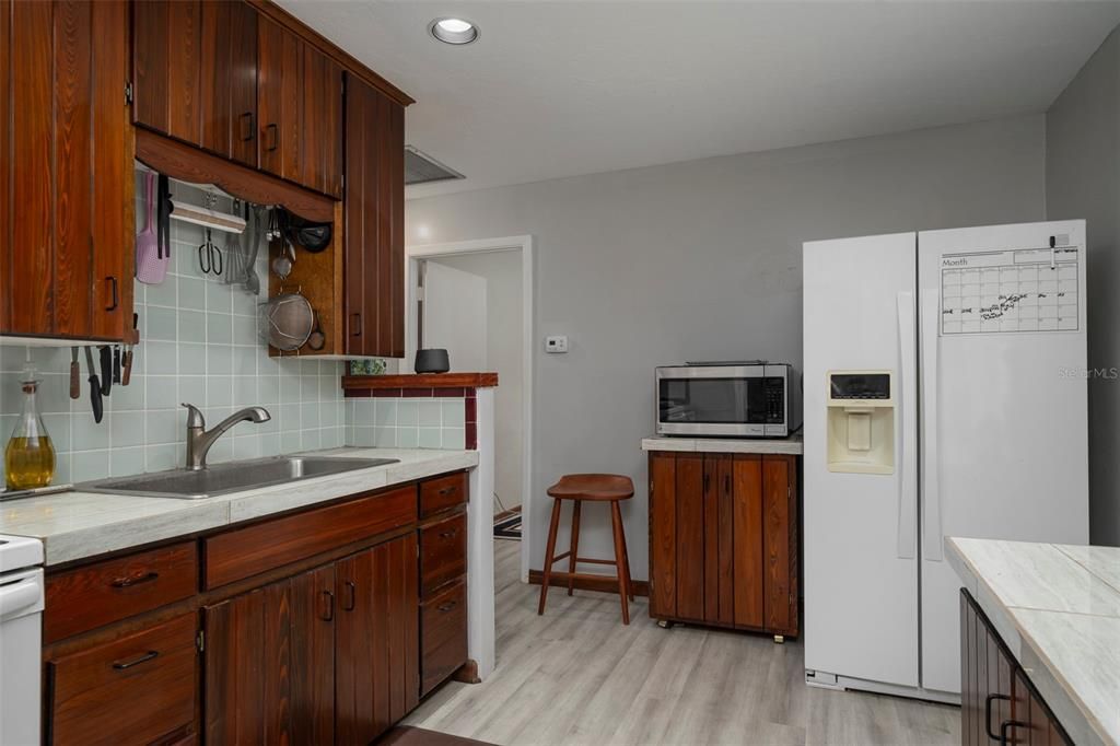 Active With Contract: $389,000 (3 beds, 2 baths, 1321 Square Feet)