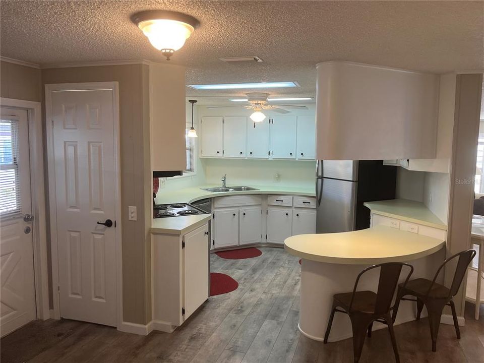 For Sale: $209,000 (2 beds, 2 baths, 1296 Square Feet)