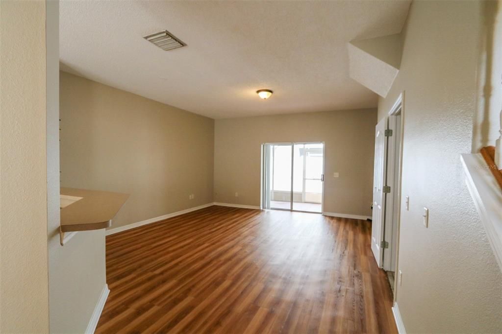 For Rent: $2,300 (3 beds, 2 baths, 1192 Square Feet)