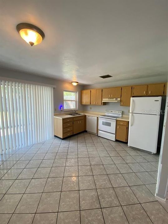 For Rent: $1,650 (2 beds, 2 baths, 1000 Square Feet)