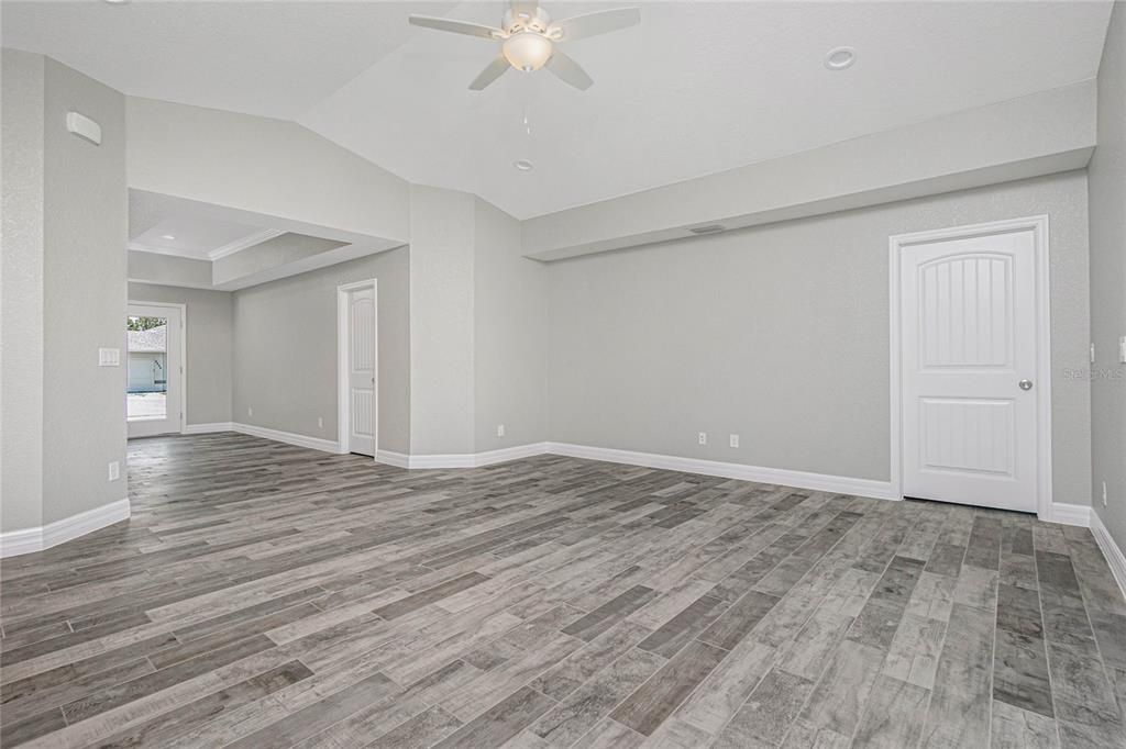 For Sale: $339,900 (3 beds, 2 baths, 1663 Square Feet)
