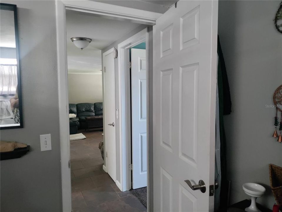 For Sale: $267,000 (2 beds, 2 baths, 1128 Square Feet)