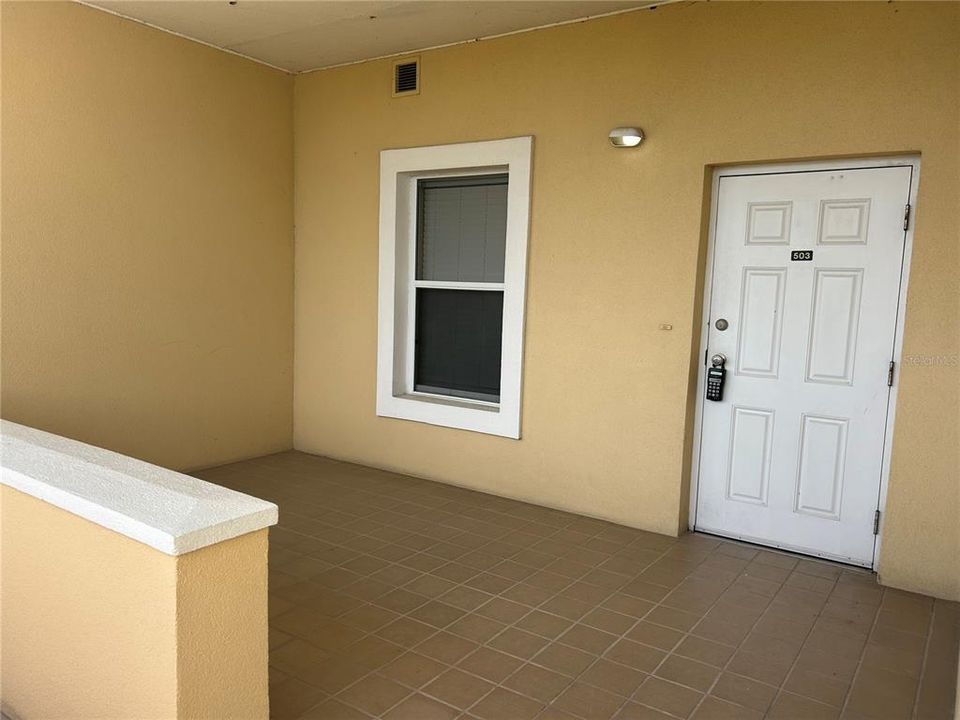 Recently Rented: $1,995 (2 beds, 2 baths, 1627 Square Feet)