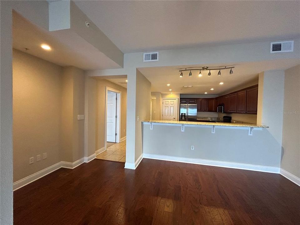 Recently Rented: $1,995 (2 beds, 2 baths, 1627 Square Feet)