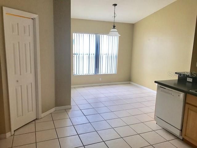 Recently Rented: $2,100 (3 beds, 2 baths, 1745 Square Feet)