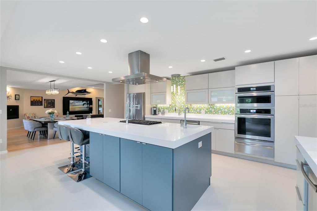 Kitchen with oven and warming drawer