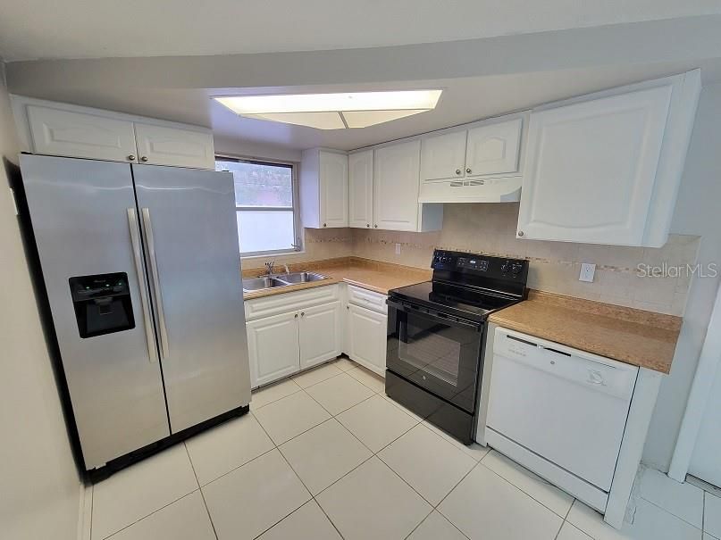 For Rent: $1,795 (3 beds, 2 baths, 1200 Square Feet)