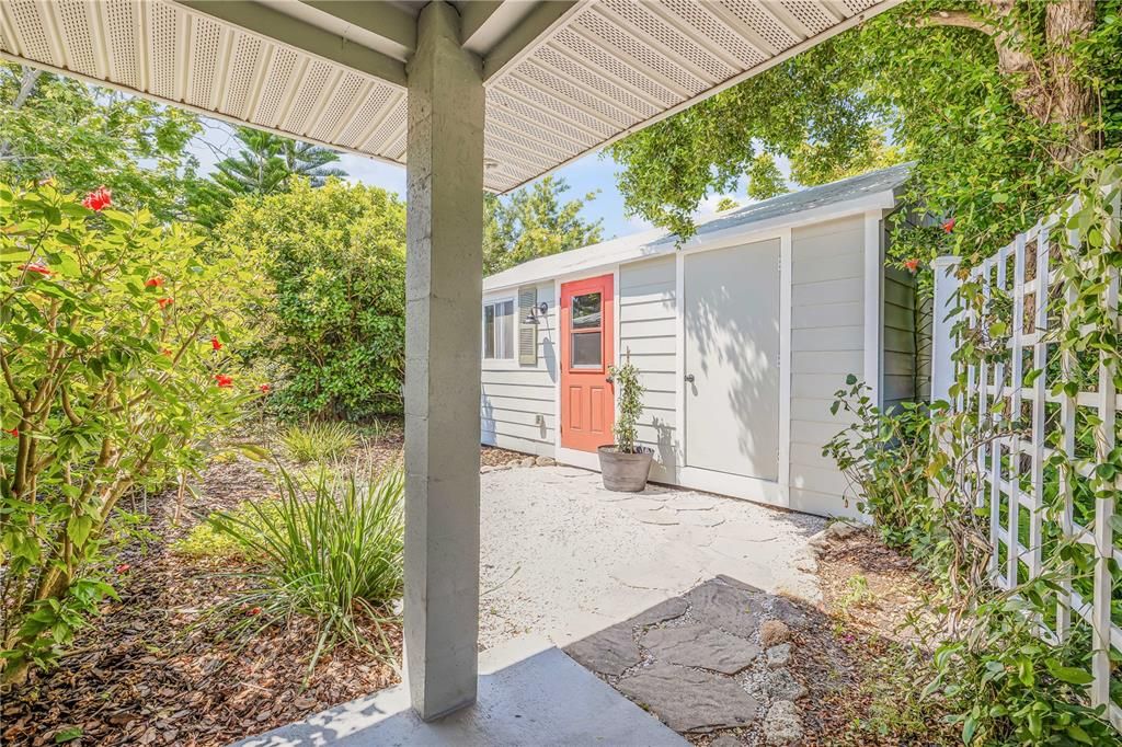 For Sale: $1,900,000 (3 beds, 2 baths, 2125 Square Feet)