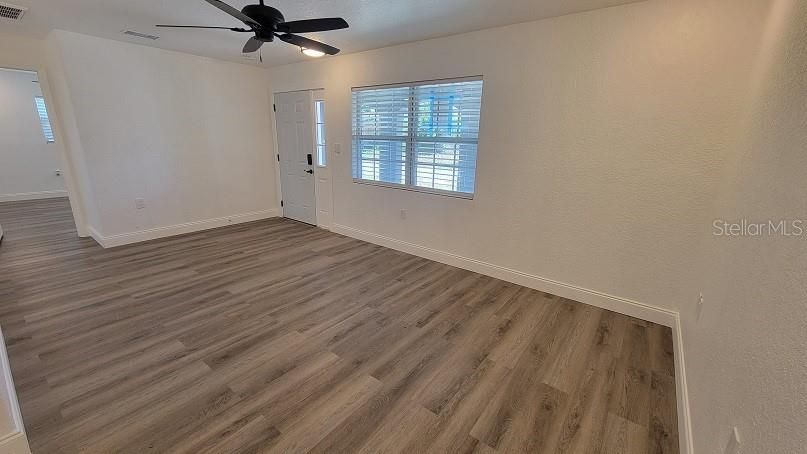 For Rent: $1,950 (3 beds, 2 baths, 1384 Square Feet)