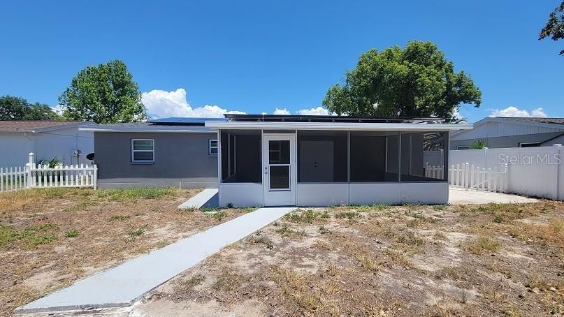 For Rent: $1,950 (3 beds, 2 baths, 1384 Square Feet)