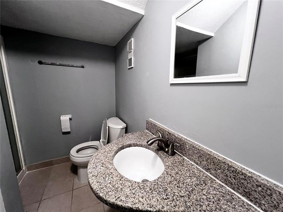 For Sale: $190,000 (2 beds, 2 baths, 1098 Square Feet)