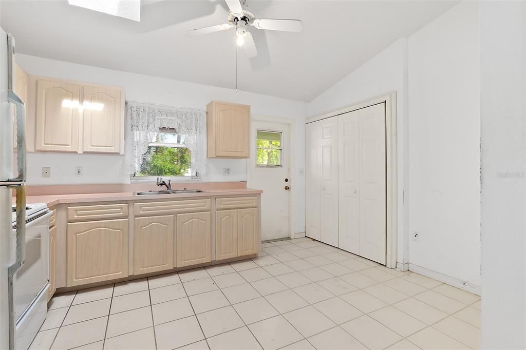 Recently Sold: $225,000 (3 beds, 2 baths, 1050 Square Feet)