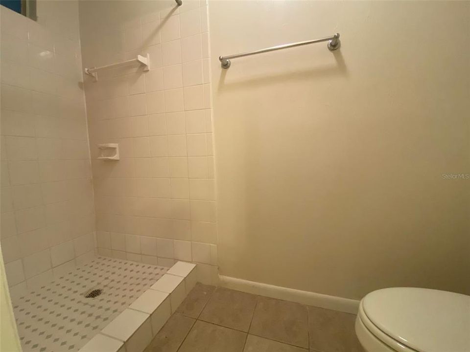 待售: $205,000 (4 贝兹, 2 浴室, 1638 平方英尺)