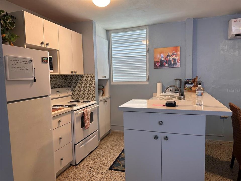 For Sale: $389,000 (3 beds, 2 baths, 1127 Square Feet)