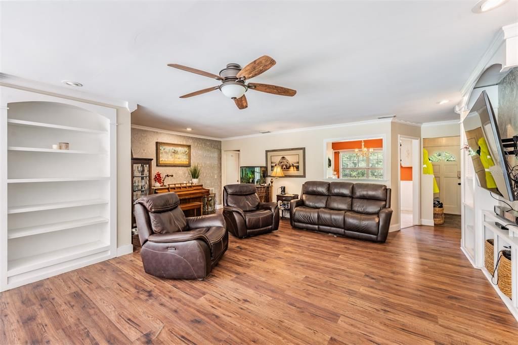 For Sale: $468,000 (3 beds, 2 baths, 1248 Square Feet)