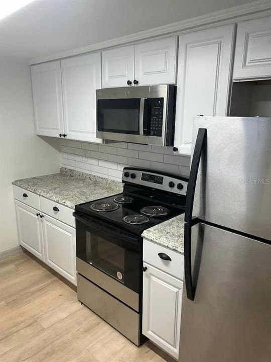 For Rent: $2,400 (2 beds, 2 baths, 728 Square Feet)