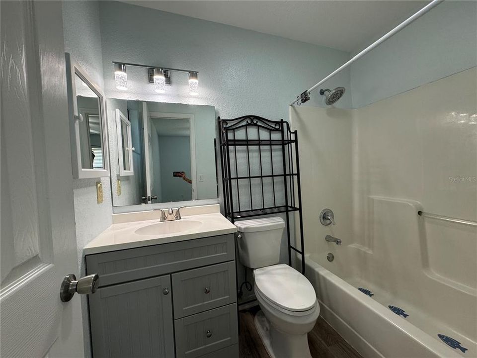 Active With Contract: $1,600 (3 beds, 2 baths, 1152 Square Feet)
