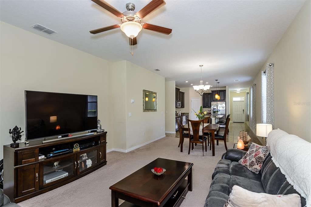 Active With Contract: $439,900 (3 beds, 2 baths, 1614 Square Feet)