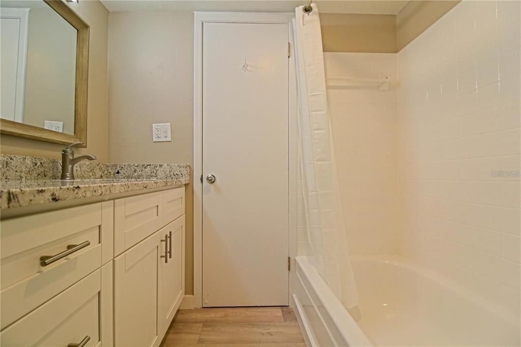 Active With Contract: $279,000 (2 beds, 2 baths, 1050 Square Feet)